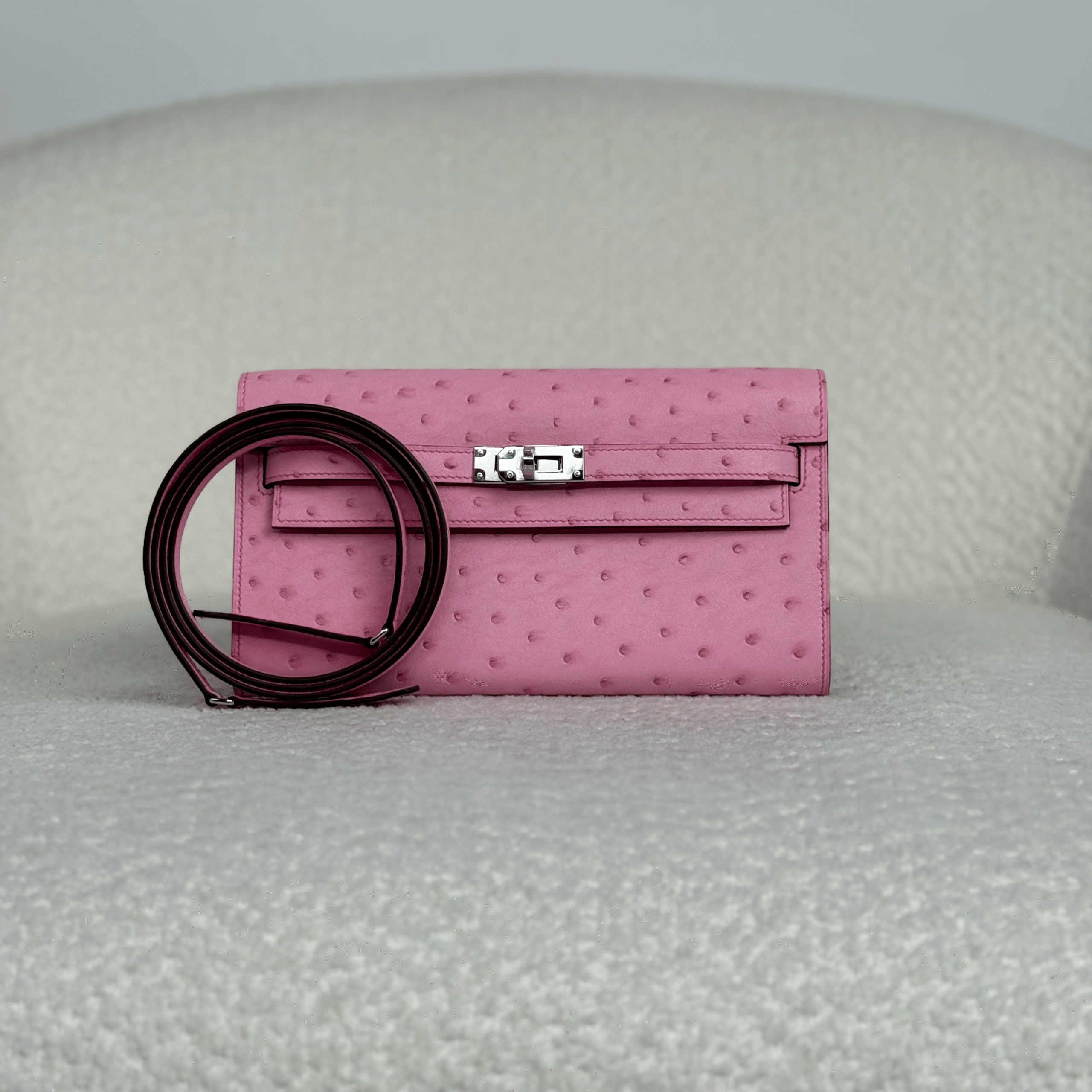 Hermès L4 Rose Bubblegum Kelly To Go Wallet Ostrich Palladium Hardware