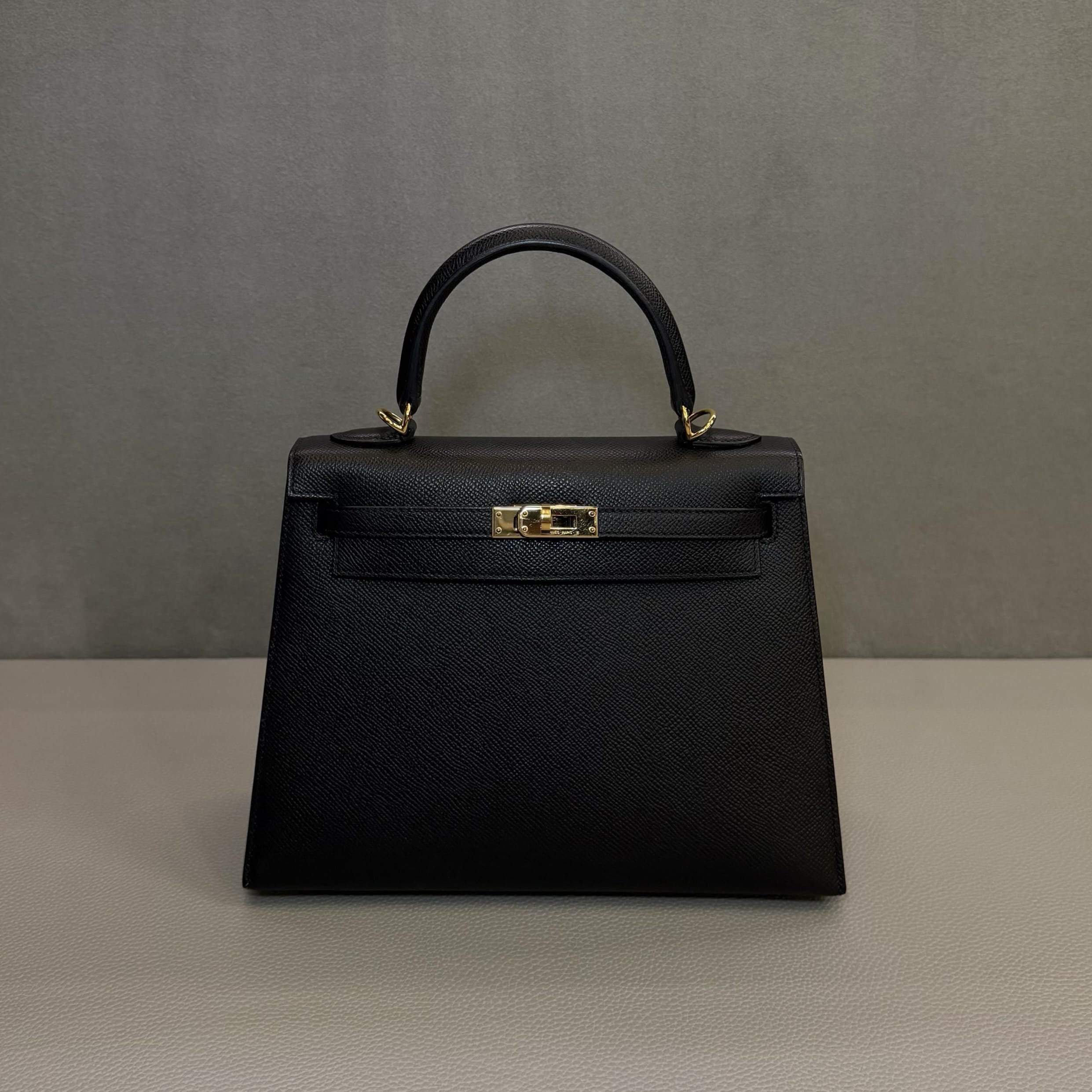 Hermès Noir Kelly Sellier 25 Epsom Gold Hardware